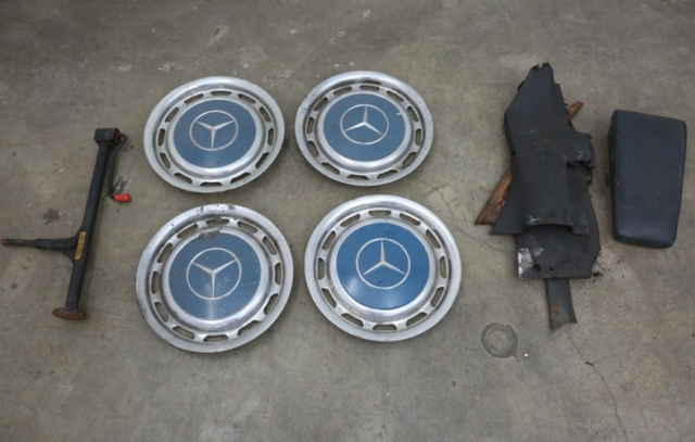 1970 Mercedes-Benz 300-Series Clean Title/AC Power windows, steering - photo 11