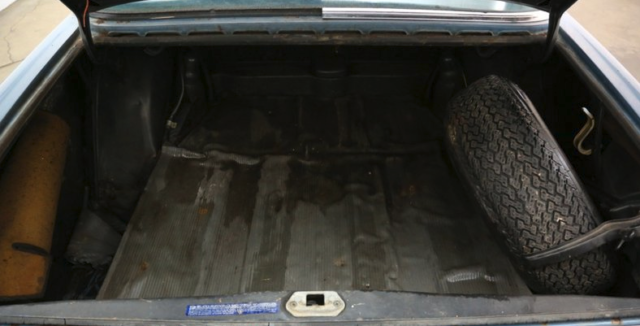 1970 Mercedes-Benz 300-Series Clean Title/AC Power windows, steering - photo 8