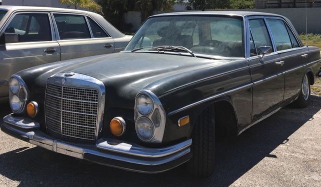 1970 Mercedes-Benz 300-Series 4 Door