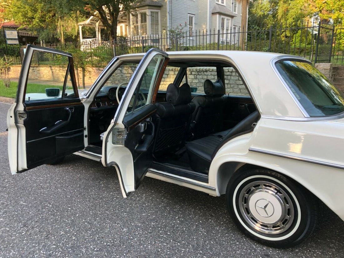 1970 Mercedes-Benz 300-Series W109 in DB050 White w. Black leather and SUNROOF * - photo 4