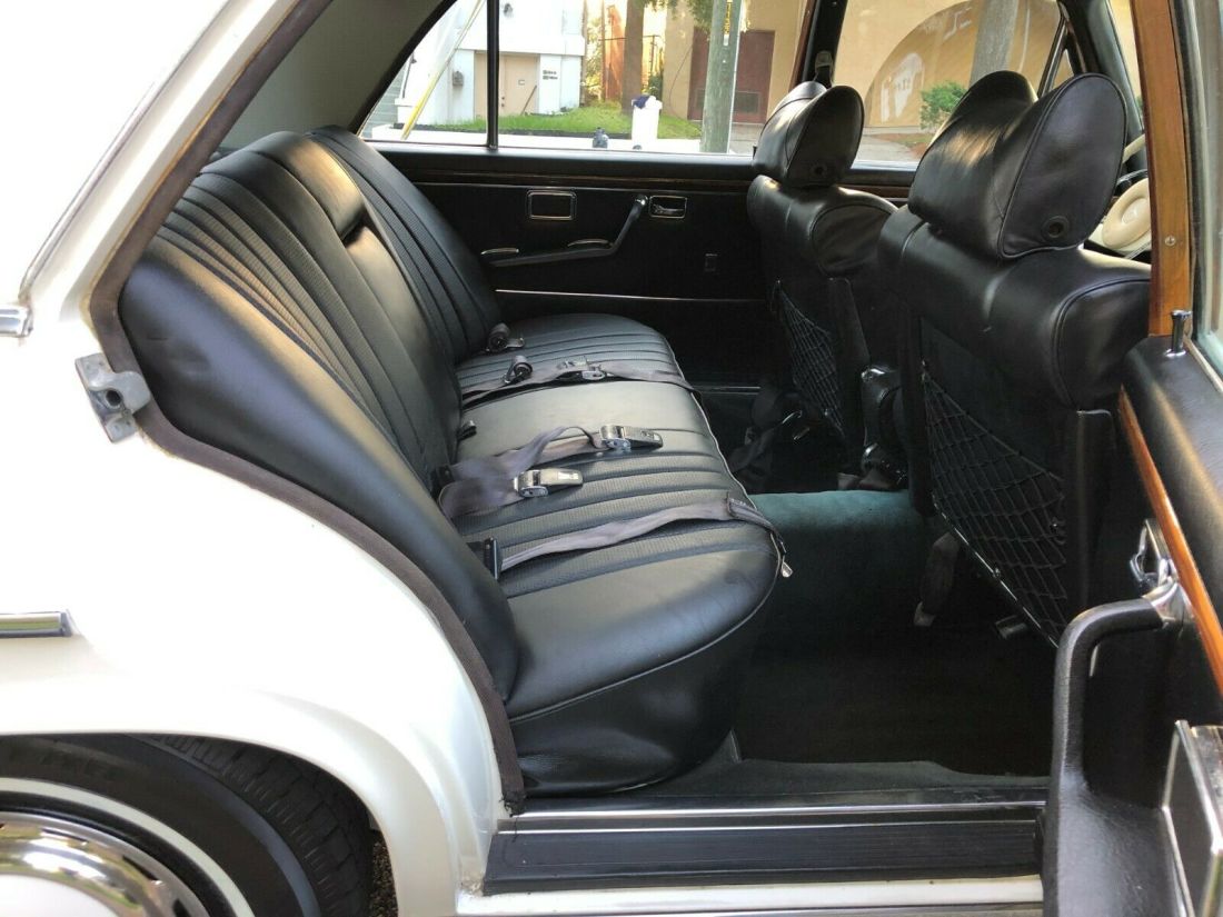 1970 Mercedes-Benz 300-Series W109 in DB050 White w. Black leather and SUNROOF * - photo 8