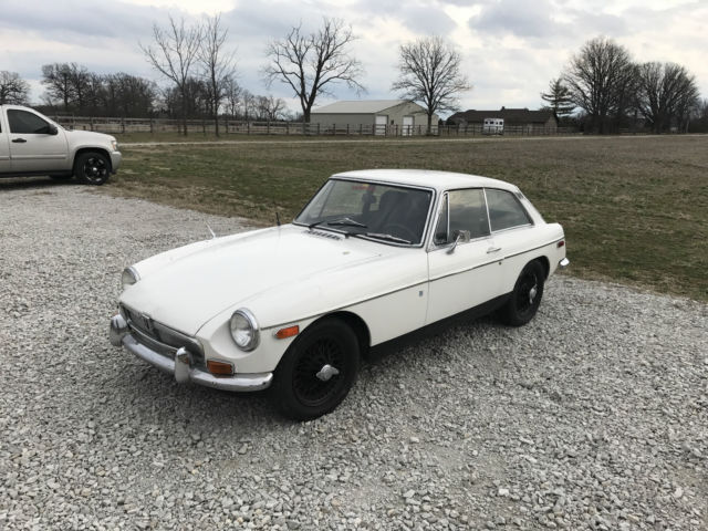 1970 MG MGB GT with extra parts 1970 MG MGB GT