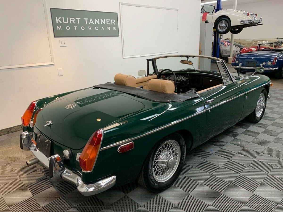 1970 MG MGB 1970 MGB ROADSTER. BRITISH RACING GREEN. - photo 12