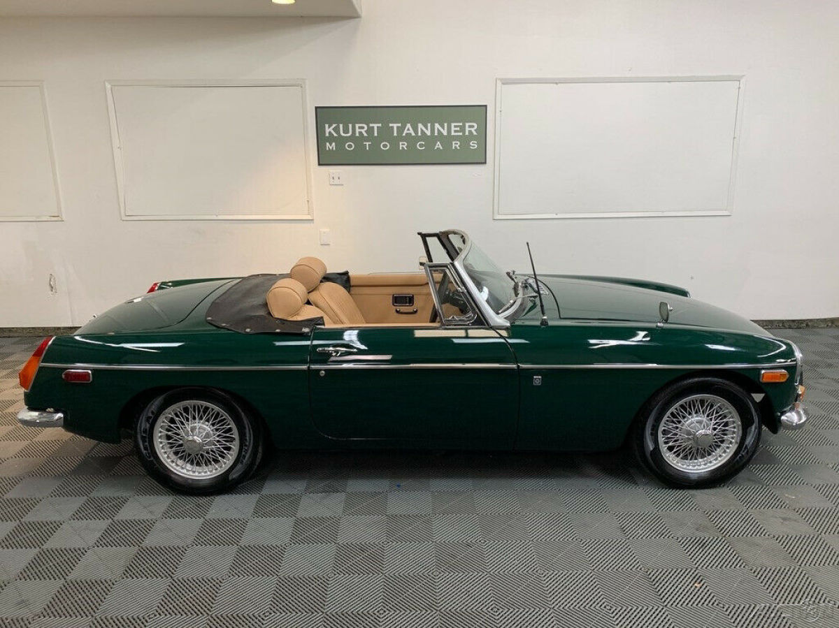 1970 MG MGB 1970 MGB ROADSTER. BRITISH RACING GREEN. - photo 8