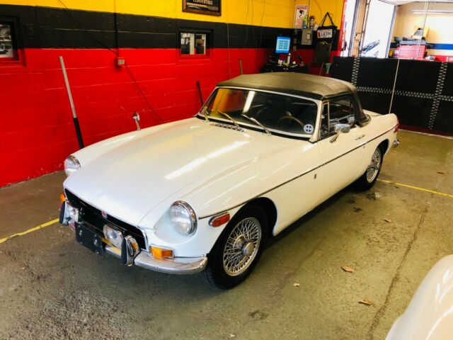 1970 MG MGB ROADSTER - photo 2
