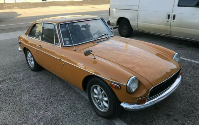 1970 MG MGB GT Coupe - photo 2