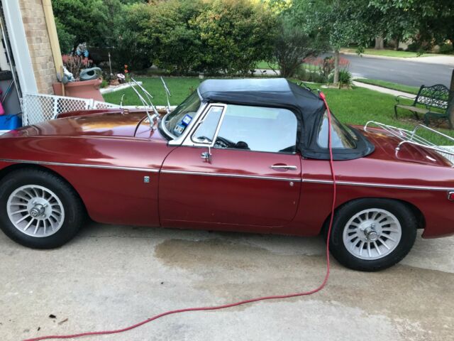 1970 MGB Mark II Roadster - Good Condition - Red 1970 MG MGB Mark II