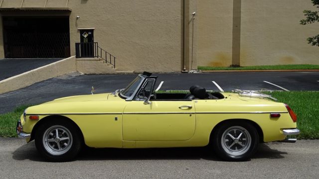 1970 MGB SPORT CONVERTIBLE SPLIT BUMPER 1 YEAR ONLY RUNS DRIVES GREAT OVER DRIVE 1970 MG MGB B EDITION