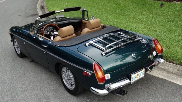 1970 MGB SPORTSTER SPLIT CHROME BUMPERS GREAT SHAPE MUST SEE CONDITION IN AN OUT 1970 MG MGB SPLIT CHROME REAR BUMPER