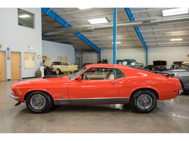 1970 Ford Mustang White deluxe interior - photo 2