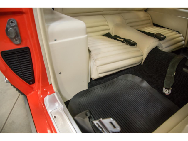1970 Ford Mustang White deluxe interior - photo 9