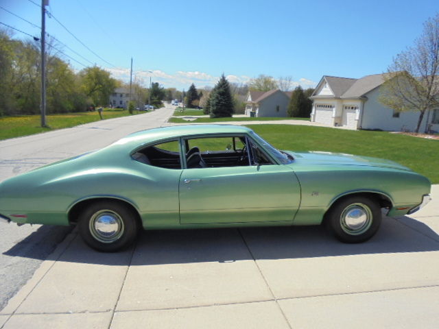 1970 Oldsmobile Cutlass no vinyl - photo 3