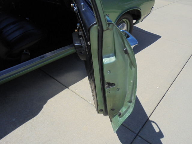 1970 Oldsmobile Cutlass no vinyl - photo 8