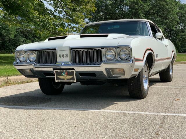 1970 Oldsmobile 442 Y74 Pace Car Convertible - photo 2
