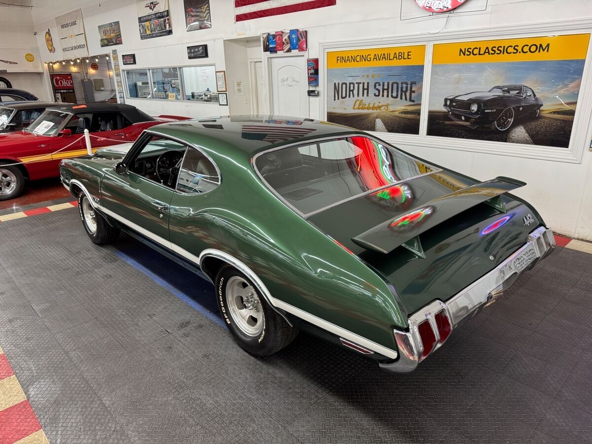 1970 Oldsmobile 442 - W-30 - ORIGINAL CONDITION - SAME OWNER FOR 45 YE - photo 3