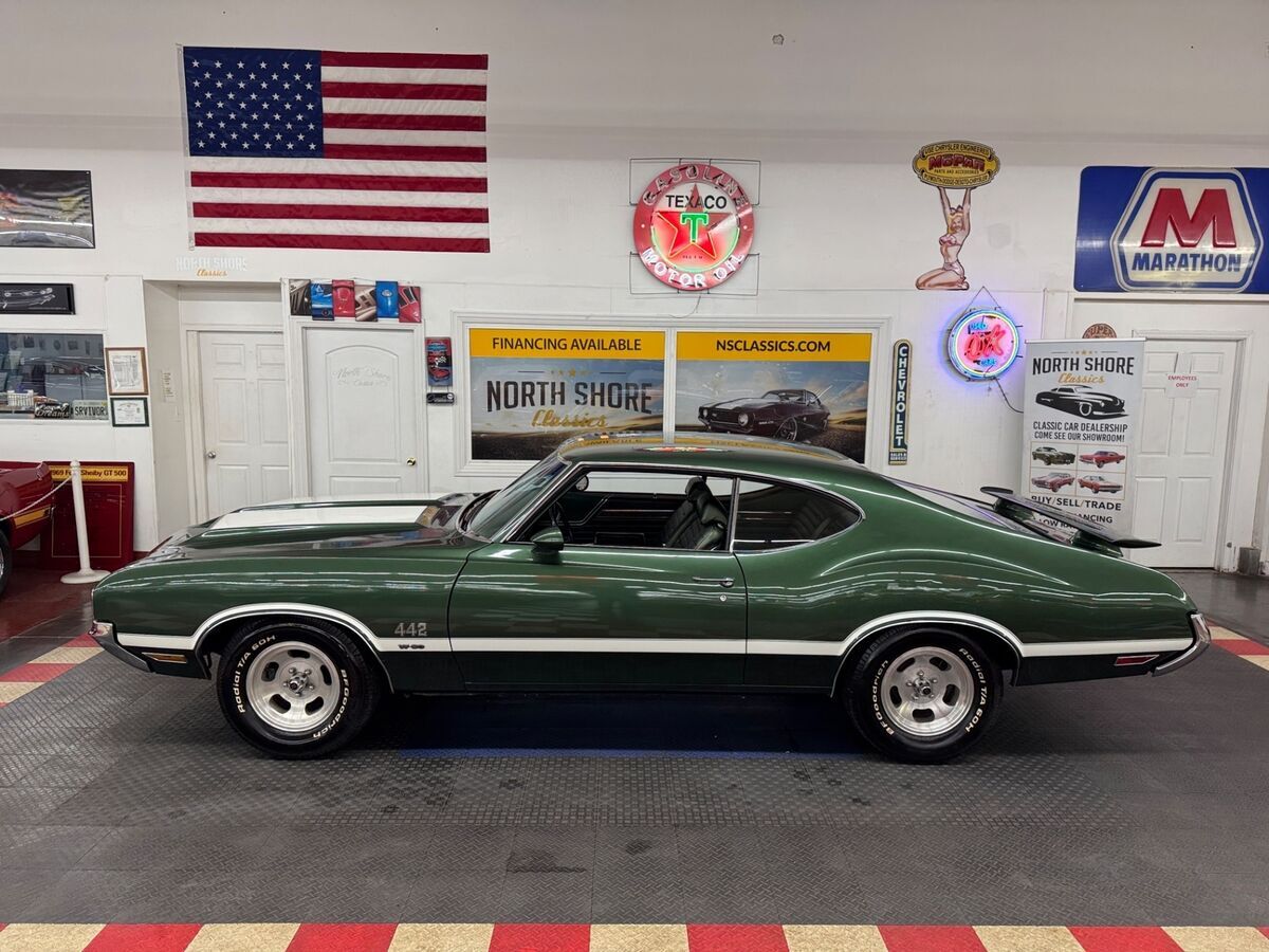 1970 Oldsmobile 442 - W-30 - ORIGINAL CONDITION - SAME OWNER FOR 45 YE - photo 4