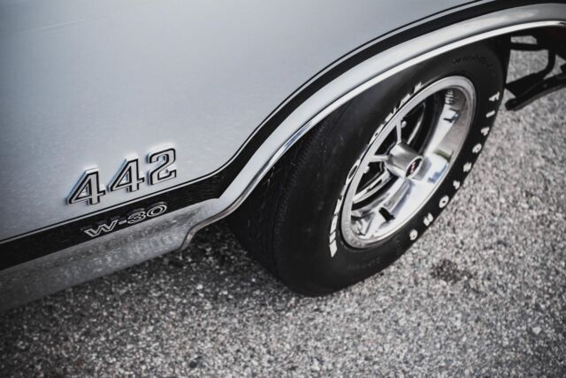 1970 Oldsmobile 442 W-30 4 Speed Convertible - photo 11