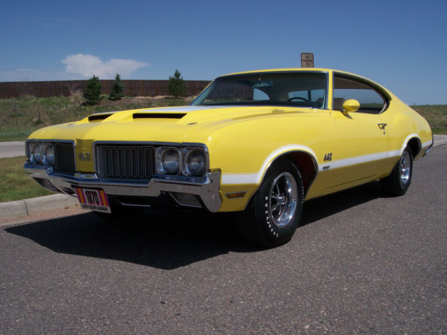1970 Oldsmobile 442 W-30 4-speed Original Surviv 1970 Oldsmobile 442 Holiday Coupe