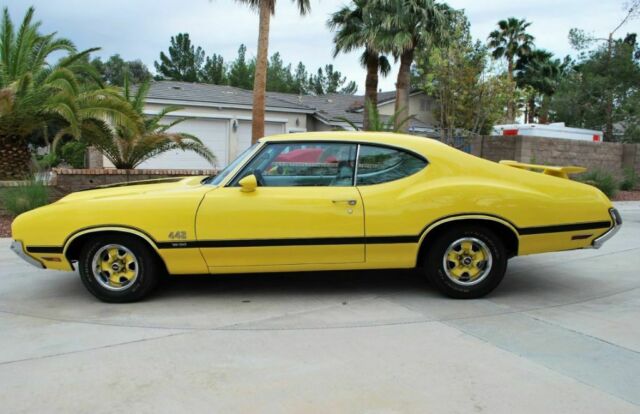1970 Oldsmobile 442 Full Restoration, Air, Auto, Rare Colors, Stunning - photo 5