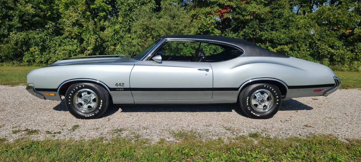 1970 Oldsmobile 442 - photo 2