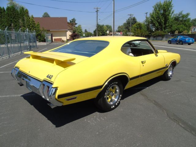 1970 Oldsmobile 442 W30 Restored Special Order Sebring Paint 1970 Oldsmobile 442 W30