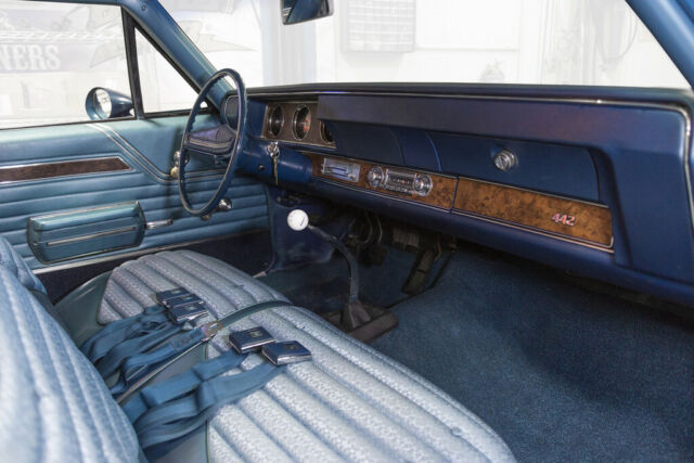 1970 Oldsmobile 442 W30 / W27 - 4 Speed, Only 2,305 Miles, 1 of 142 - photo 9