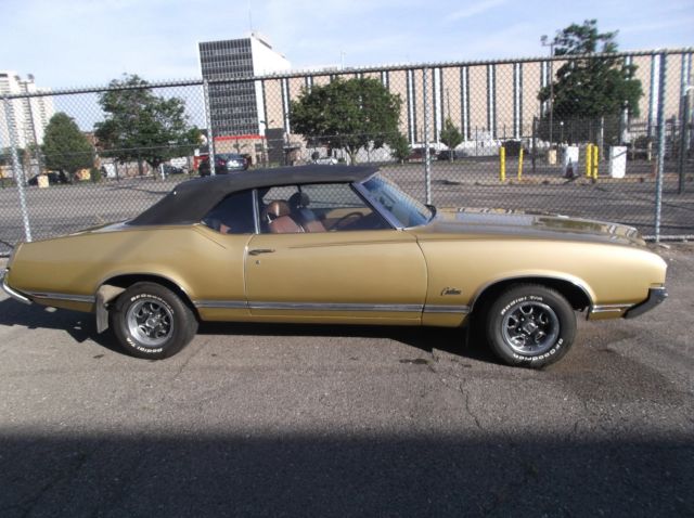 1970 Oldsmobile Cutlass CONVERTIBLE - photo 2