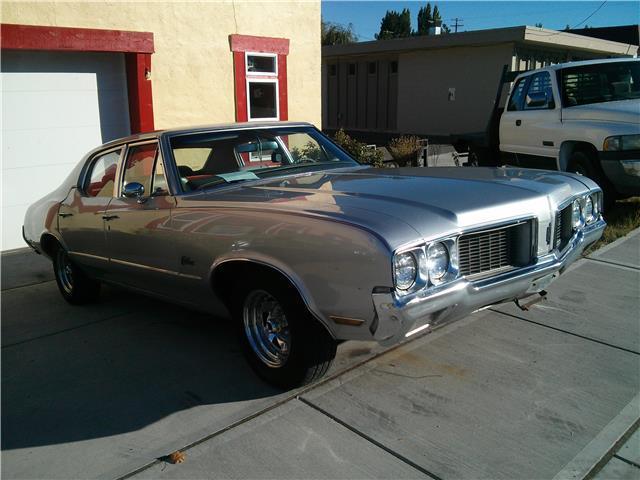 1970 Oldsmobile Cutlass 4 Door - photo 3