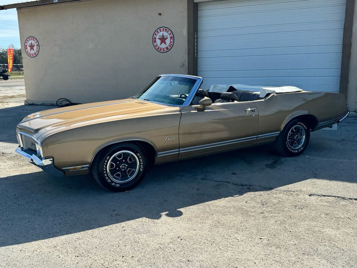 1970 Oldsmobile Cutlass convertible - photo 2