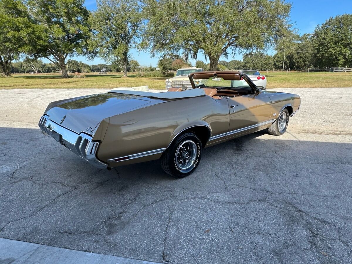 1970 Oldsmobile Cutlass convertible - photo 6