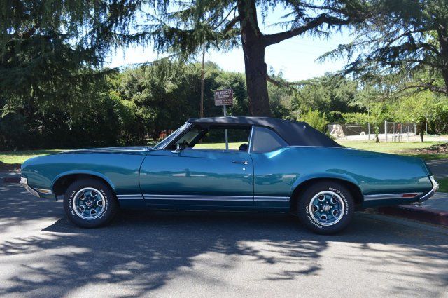 1970 Oldsmobile Cutlass Gorgeous Restoration - photo 2