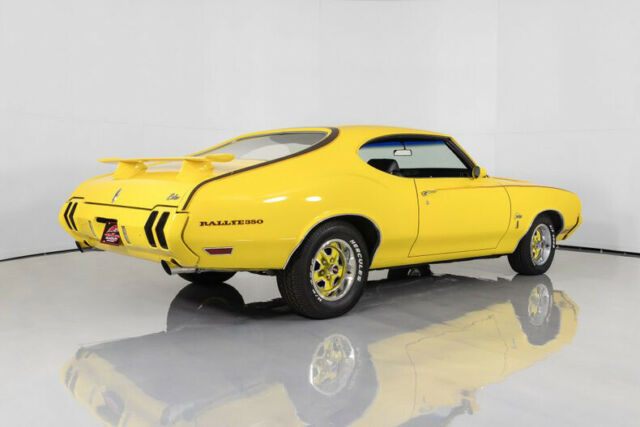 1970 Oldsmobile Cutlass Rallye 350 4-Speed - photo 10