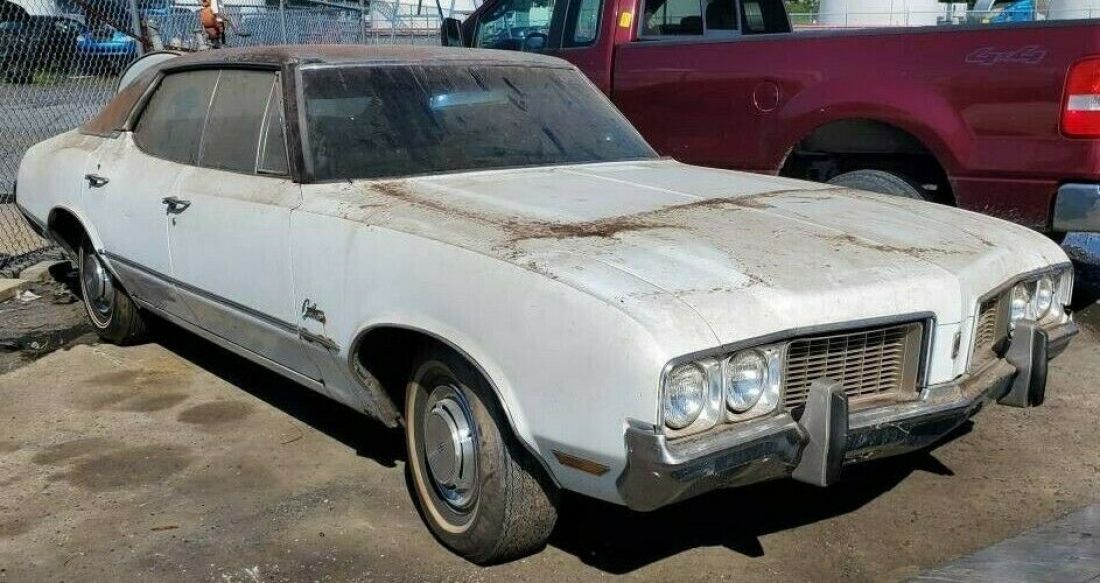 1970 Oldsmobile Cutlass S 4 dr..Non-Post Sedan 1970 Oldsmobile Cutlass