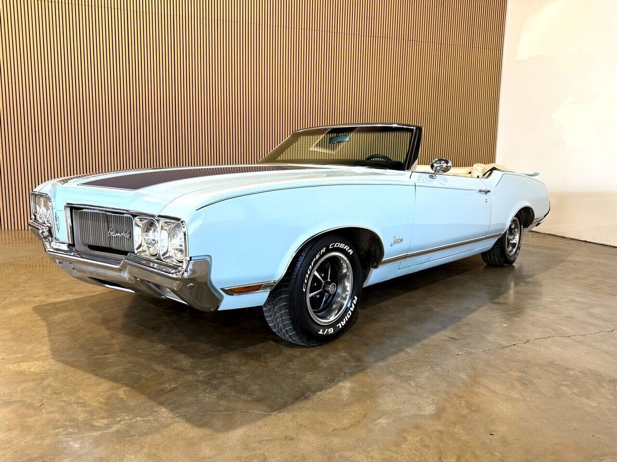 1970 Oldsmobile Cutlass 2dr Convertible - photo 2