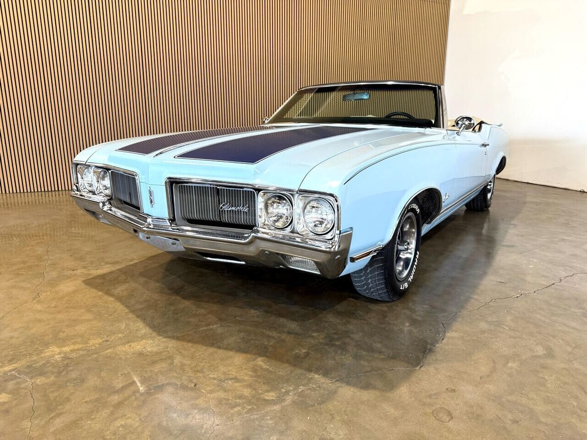 1970 Oldsmobile Cutlass 2dr Convertible - photo 3