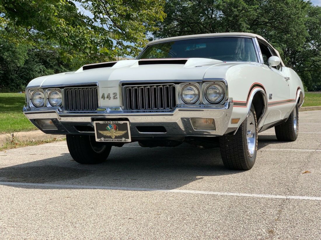 1970 Oldsmobile Cutlass Y74 Pace Car - photo 2
