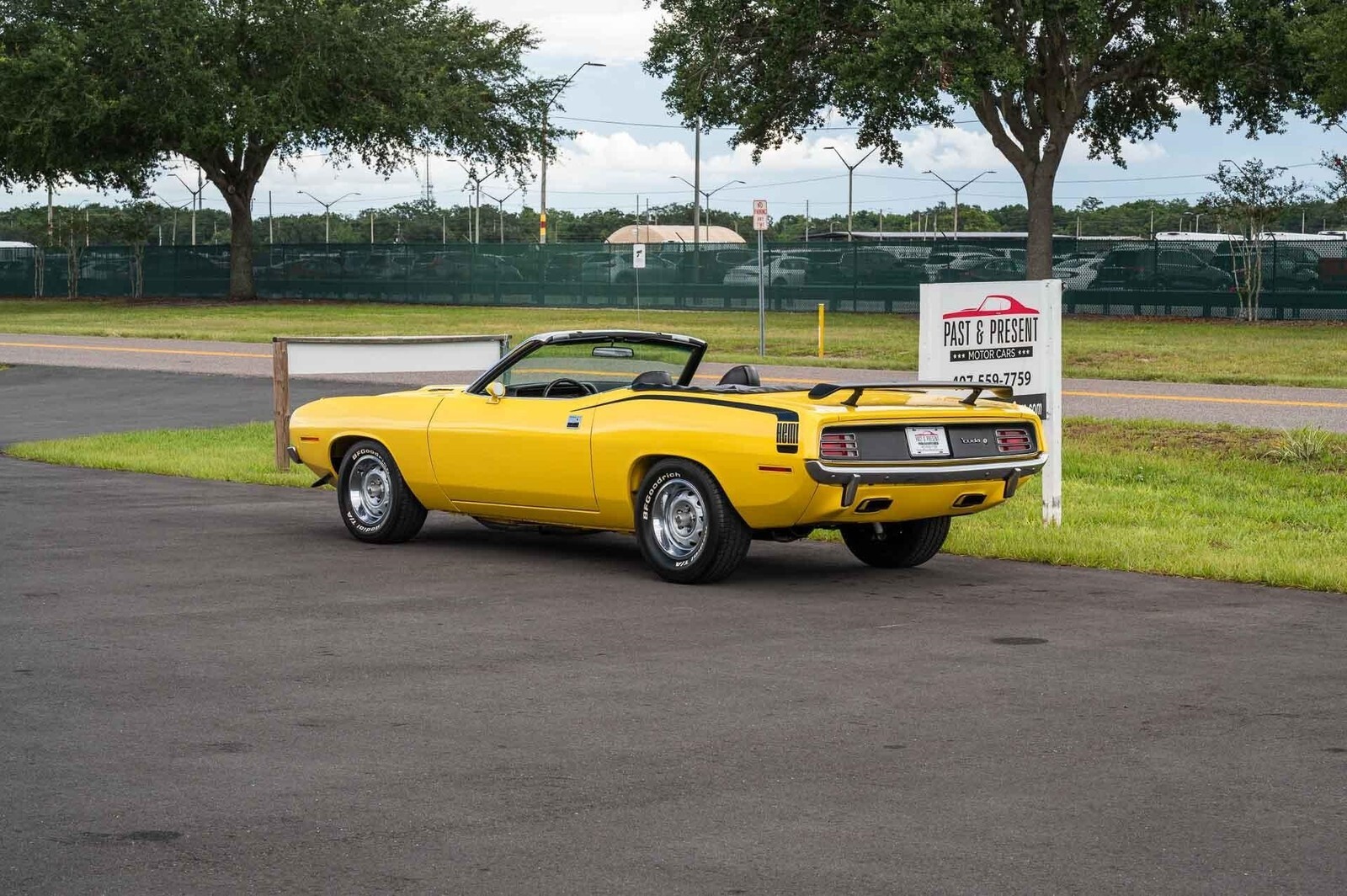 1970 Plymouth Barracuda Convertible, HEMI, 4 Speed! - photo 4