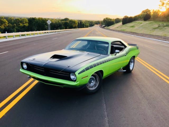 1970 Plymouth Barracuda Cuda AAR 6.1 Hemi Dana 60 6 speed Touring 1970 Plymouth Barracuda