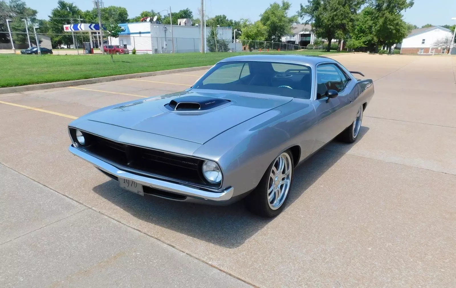 1970 PLYMOUTH CUDA 426 HEMI SHAKER ROTISSERIE RESTORED AC WILWOOD 4WHL DISC 1970 PLYMOUTH Barracuda