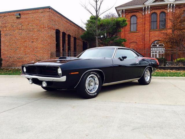 1970 Plymouth Cuda 440/6 Pack, Pistol grip 4 Speed w/ A/C - Rotisserrie Resto.. 1970 Plymouth Barracuda