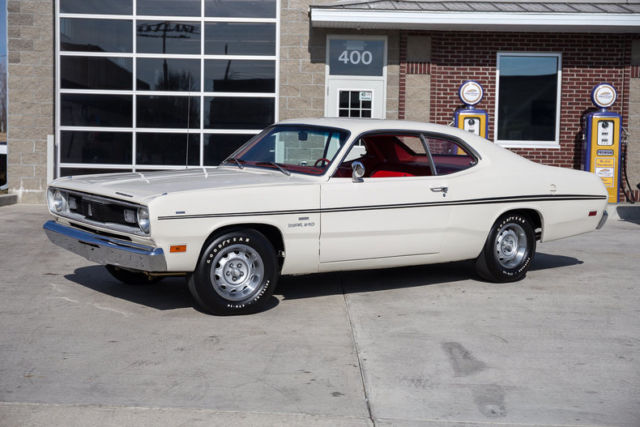 1970 Plymouth Duster 340 4 Speed Disc Brakes White with Red Interior 1970 Plymouth Duster 340
