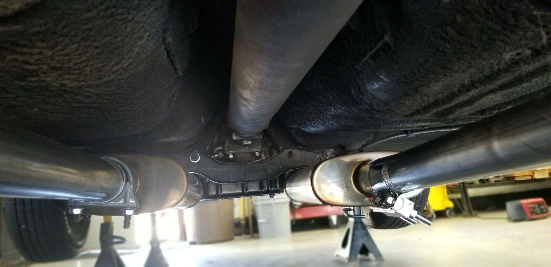 1970 Plymouth Duster 340 H code bucket seats with floor shift - photo 12