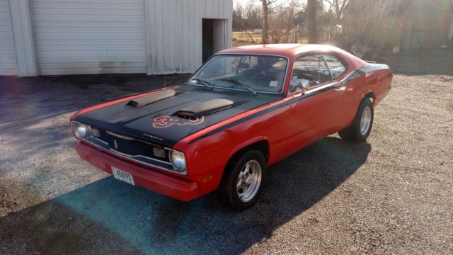 1970 Plymouth Duster Orange and Black 360 Motor Shaker Cowl Hood Muscle Car 1970 Plymouth Duster