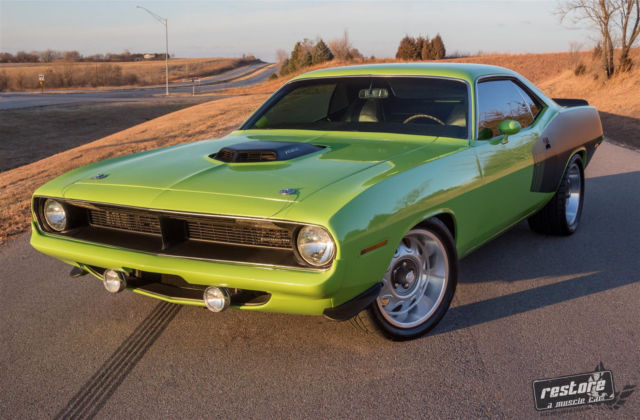 1970 Plymouth Hemi-Cuda - Resto-mod with a Modern Hemi and 4 speed installed. 1970 Plymouth Barracuda