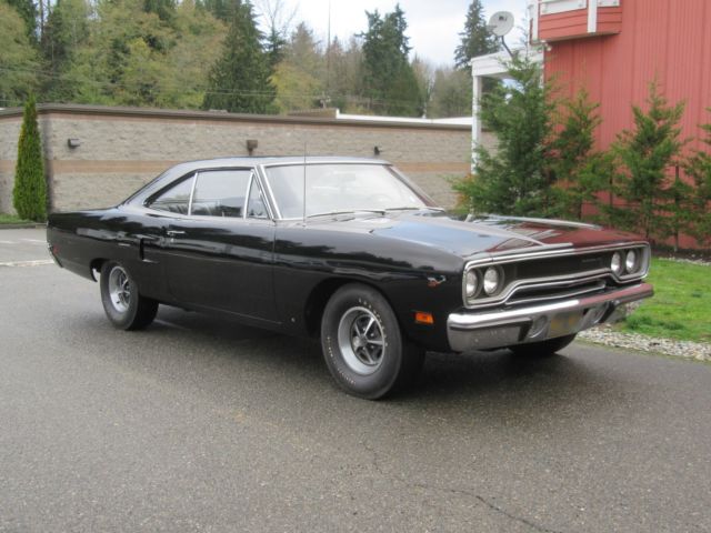 1970 Plymouth Road Runner 2 Door Hardtop 4speed pistol grip