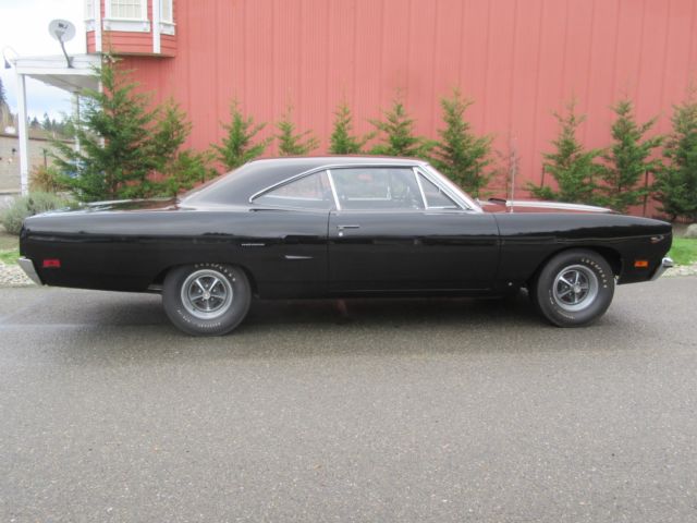 1970 Plymouth Road Runner 2 Door Hardtop 4speed pistol grip - photo 2