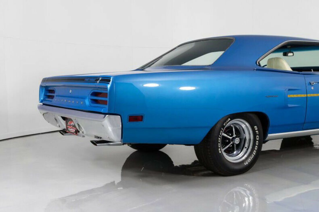 1970 Plymouth Road Runner 4-Speed 383 B5 Blue - photo 12