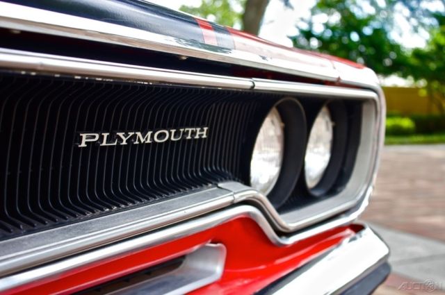 1970 Plymouth Road Runner 440 V8 / 300 MILES / Restored!! - photo 12