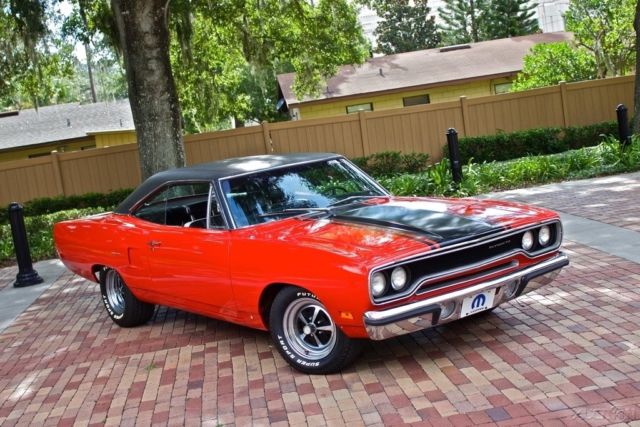 1970 Plymouth Road Runner 440 V8 / 300 MILES / Restored!! - photo 5