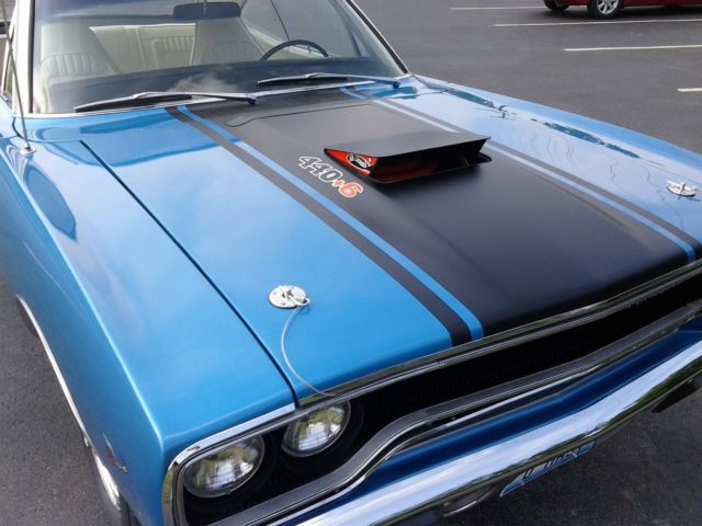 1970 Plymouth Roadrunner 440+6/4 speed/$90k rotisserie resto/air grabber/B5 blue 1970 Plymouth Road Runner 440 six barrel